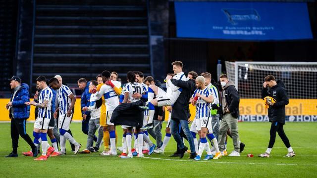 九游会登录入口-13天5赛，果断轮换9人+变阵，柏林赫塔变出生天